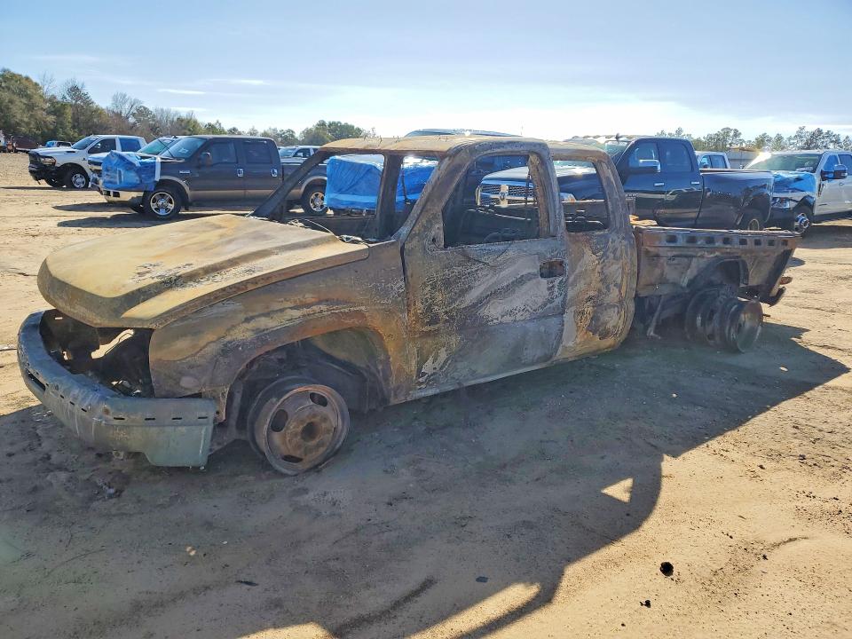 2007 Chevrolet Silverado VIN 1GCJK39D67E158426 COPART salvage auction — BURN, Fl - Cert Of Destruct-No Vin Plate, sold $200 on 2026-07-31 (photo 1)