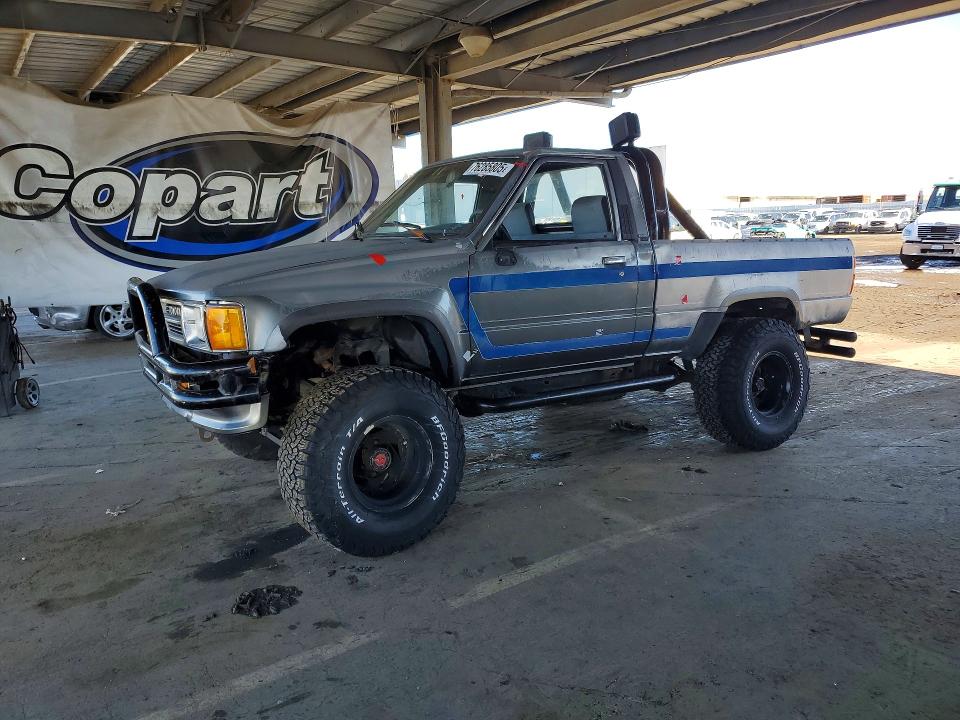 1988 Toyota Pickup VIN JT4RN63A1J0226887 — COPART salvage auction photo