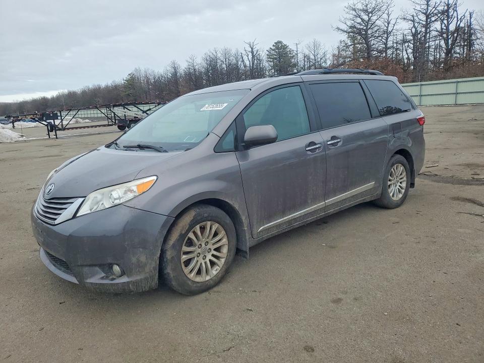 2016 Toyota Sienna VIN 5TDYK3DC3GS723061 COPART salvage auction — FRONT END, Salvage Title, sold $3,550 on 2026-07-20 (photo 1)