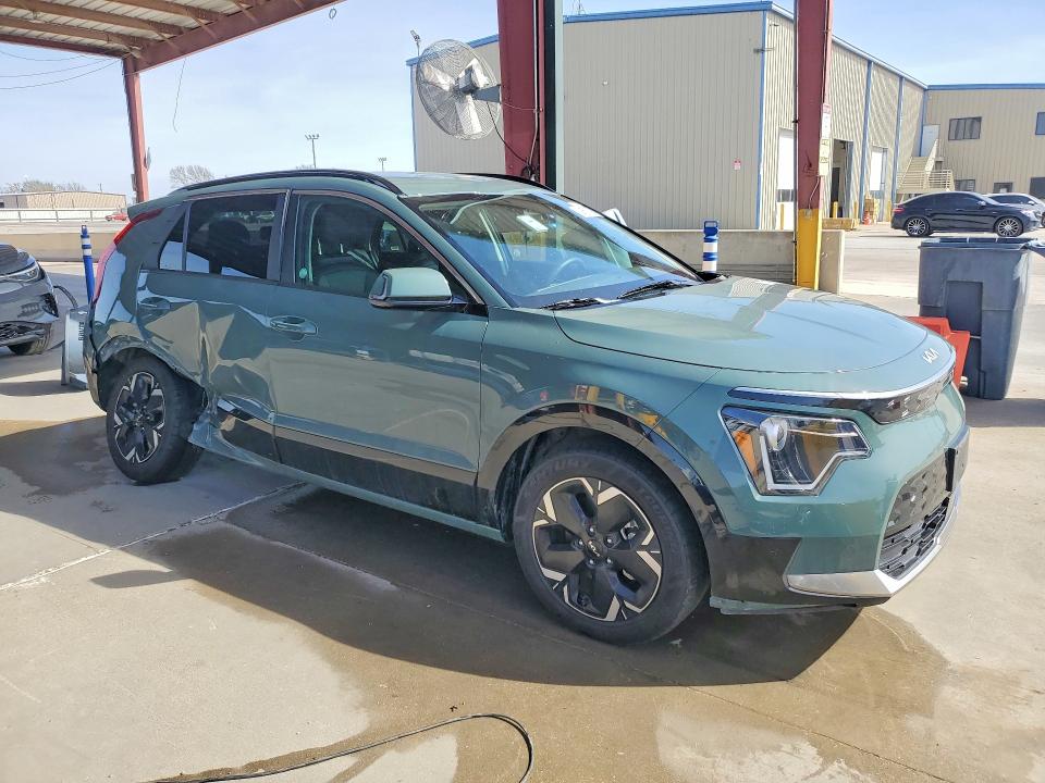 2024 Kia Niro VIN KNDCR3L19R5108383 COPART salvage auction — SIDE, FL - CERT OF TITLE SLVG REBUILDABLE, sold $9,300 on 2026-07-13 (photo 4)