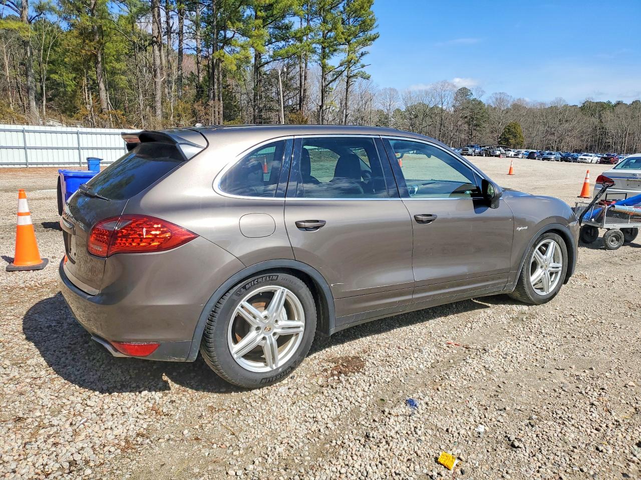 2012 Porsche Cayenne VIN WP1AE2A27CLA91108 COPART salvage auction — Minor Dent/Scratches, ME - DEALER ONLY CLEAN TITLE (P), sold $1,850 on 2026-03-27 (photo 3)
