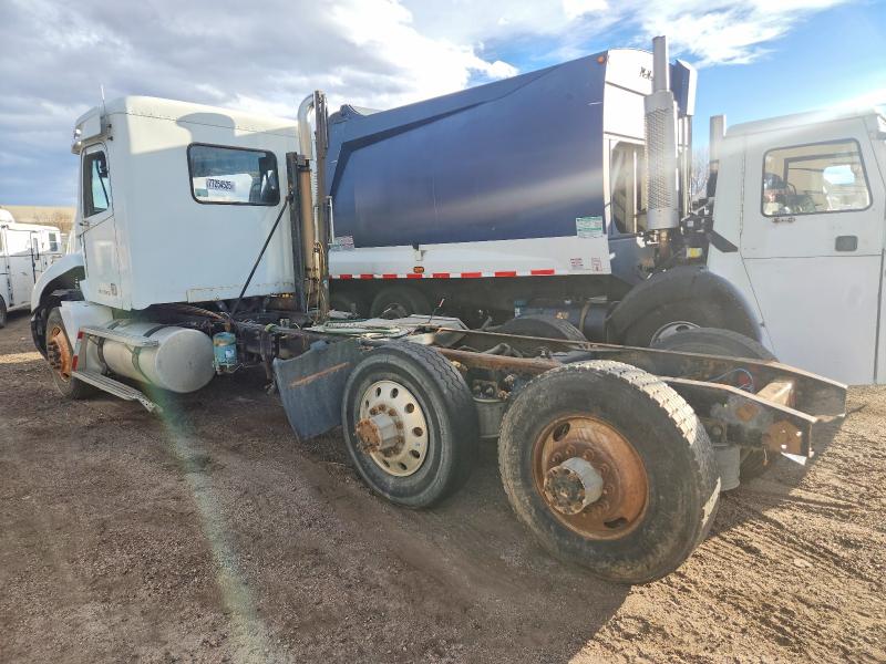 2000 Freightliner Conventional VIN 1FUYSSEB5YLB74915 COPART salvage auction — ROLLOVER, VA - CERTIFICATE OF TITLE, sold $1,200 on 2026-07-07 (photo 3)