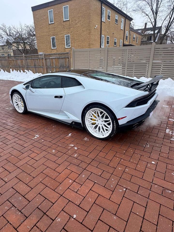 2015 Lamborghini Huracan VIN ZHWUC1ZF8FLA03249 COPART salvage auction — Normal Wear, IN - CERT OF TITLE - REBUILT VEHICL (P), sold $102,000 on 2026-03-23 (photo 3)