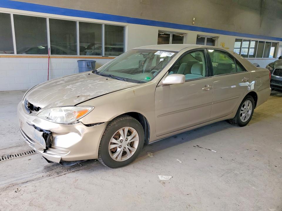 2004 Toyota Camry VIN 4T1BF30K64U585414 — COPART salvage auction photo