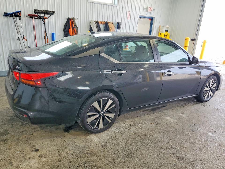 2021 Nissan Altima VIN 1N4BL4DV9MN400683 COPART salvage auction — MINOR DENT/SCRATCHES, WV - CERTIFICATE OF TITLE, sold $5,200 on 2026-07-07 (photo 3)