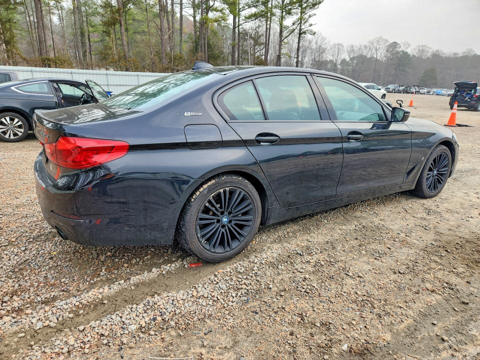2018 Bmw motorrad 530xe VIN WBAJB1C57JB374569 COPART salvage auction — FRONT END, NC - DEALER ONLY CLEAN TITLE, sold $5,700 on 2026-07-06 (photo 3)