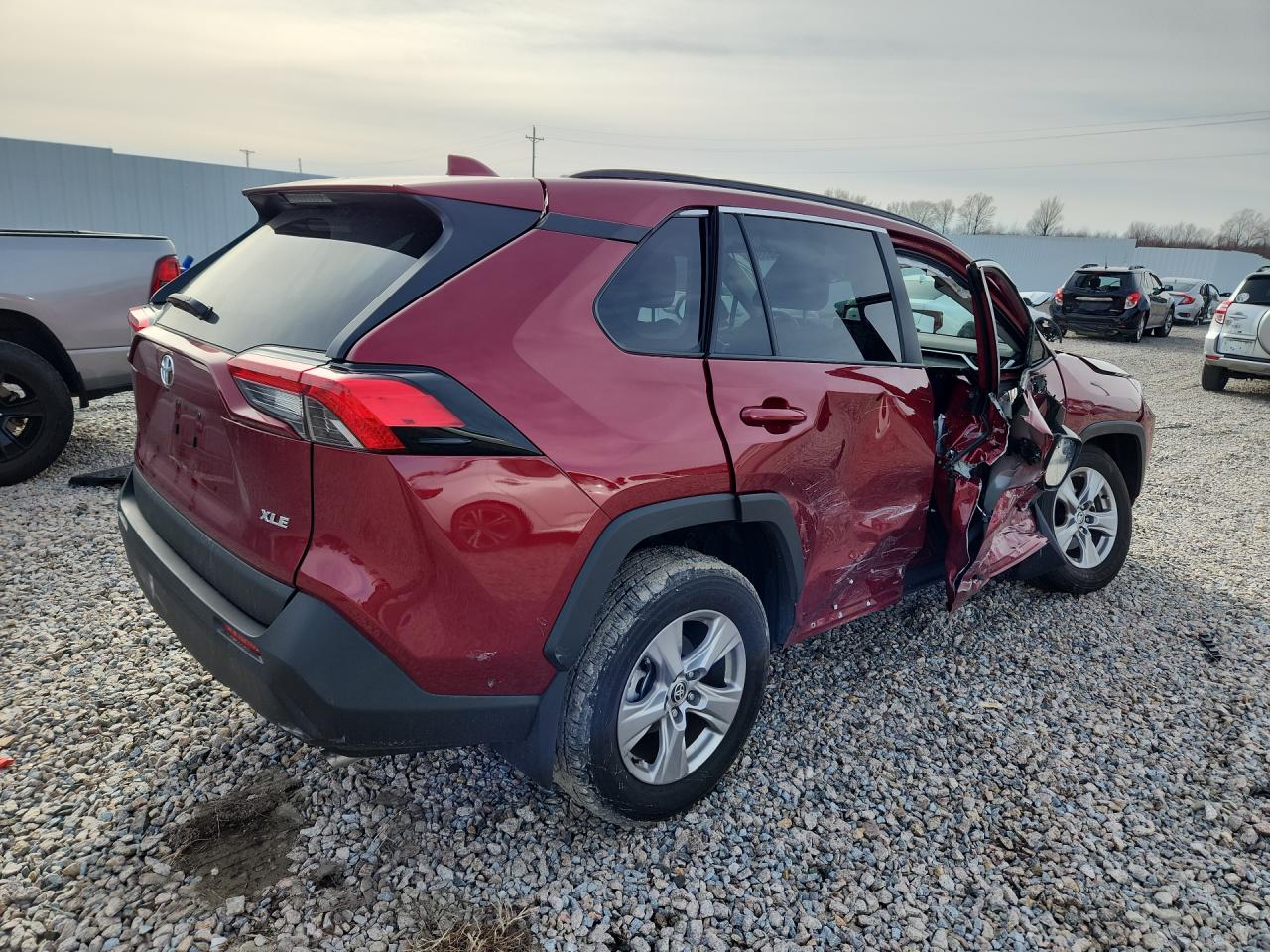2025 Toyota RAV4 VIN 2T3W1RFV1SW435302 COPART salvage auction — Side, NC - SALVAGE CERTIFICATE OF TITLE, sold $10,800 on 2026-07-07 (photo 3)