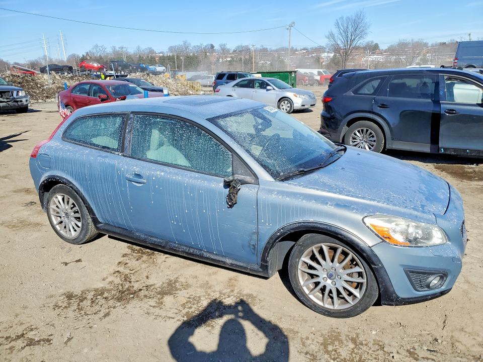 2012 Volvo C30 VIN YV1672MK8C2269900 COPART salvage auction — SIDE, Md - Cert Of Salvage > 75% Damage, sold $600 on 2026-08-04 (photo 4)