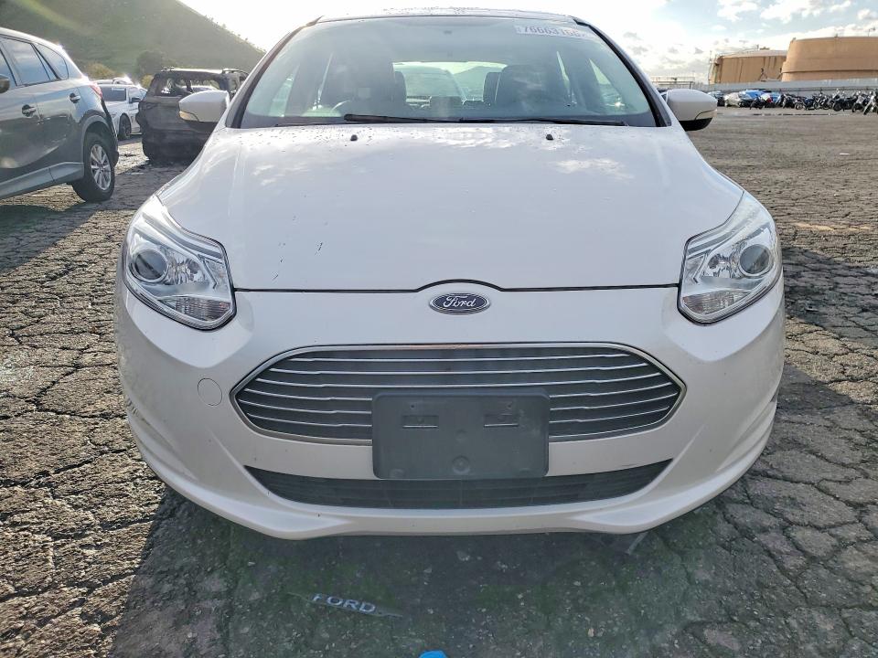 2017 Ford Focus VIN 1FADP3R49HL314735 COPART salvage auction — MINOR DENT/SCRATCHES, Mt - Dis/Dlr/Exp Only Clean Title, sold $950 on 2026-07-02 (photo 5)