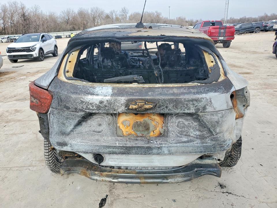 2024 Chevrolet Trax VIN KL77LGE20RC083642 COPART salvage auction — BURN, Ok - Certificate Of Title-Junked, sold $125 on 2026-07-07 (photo 6)
