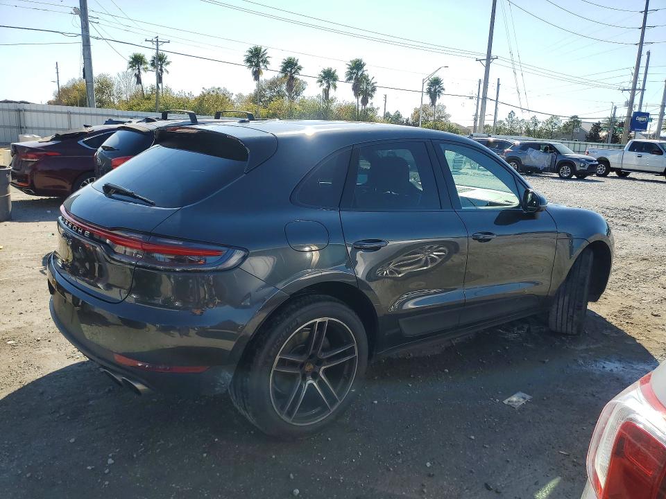 2021 Porsche Macan VIN WP1AB2A52MLB34421 COPART salvage auction — SIDE, Salvage Title, sold $16,900 on 2026-08-07 (photo 3)
