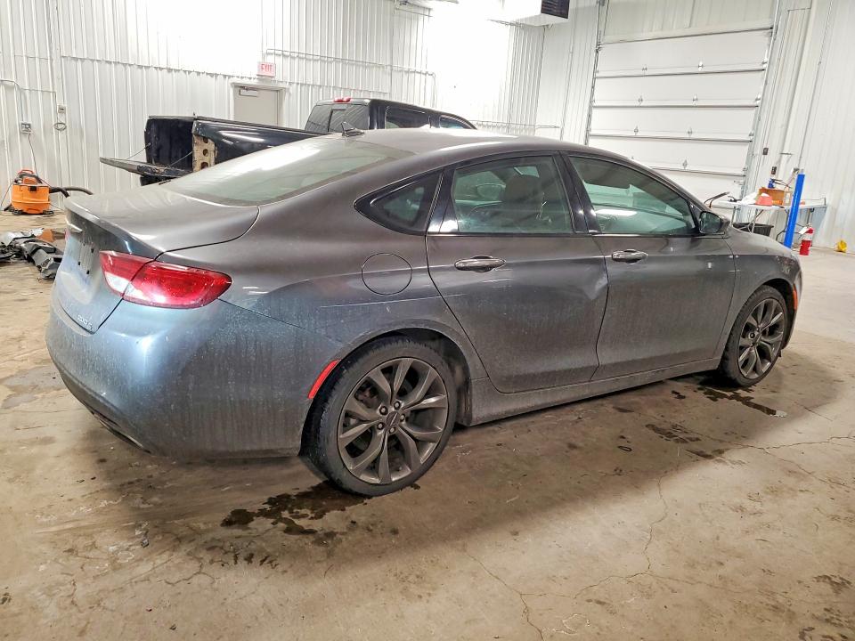 2015 Chrysler 200 VIN 1C3CCCDGXFN540565 COPART salvage auction — MINOR DENT/SCRATCHES, Salvage Title, sold $575 on 2026-07-21 (photo 3)