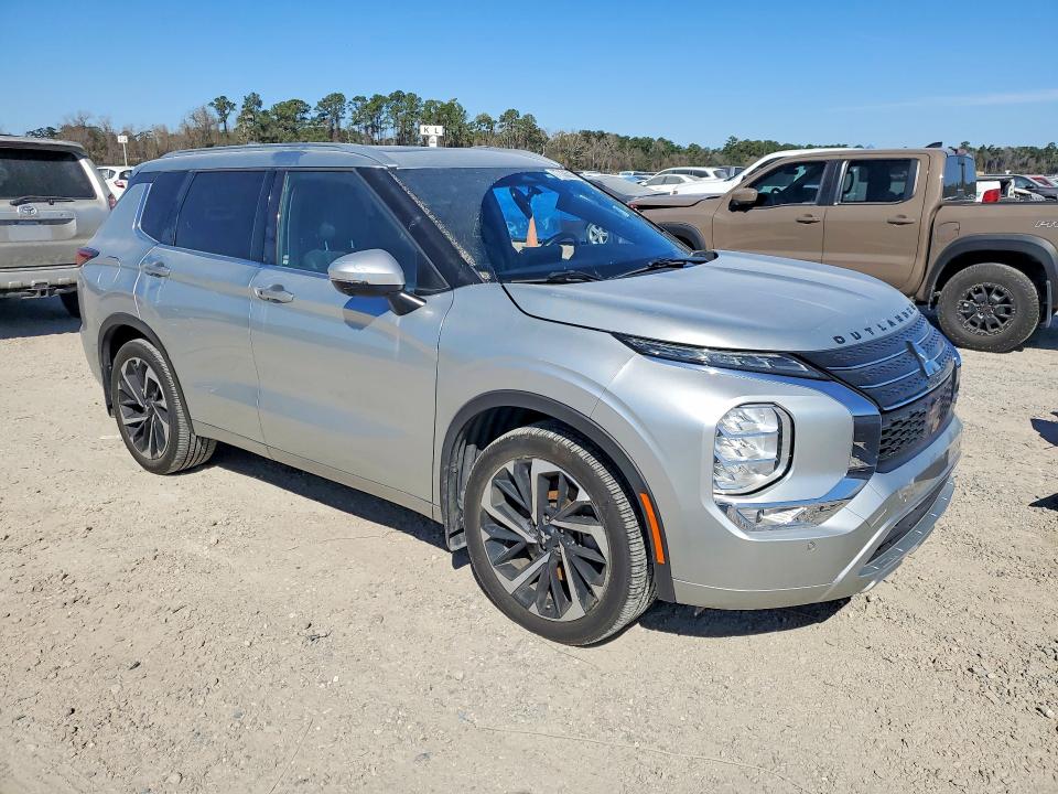2022 Mitsubishi Outlander VIN JA4J3VA81NZ083948 COPART salvage auction — SIDE, Tx - Salvage Vehicle Title, sold $6,000 on 2026-07-28 (photo 4)