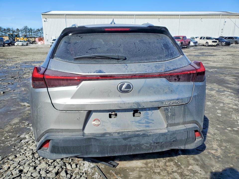2021 Lexus Ux VIN JTHP9JBH5M2037986 COPART salvage auction — FRONT END, Id - Salvage Certificate Of Title, sold $6,200 on 2026-07-27 (photo 6)