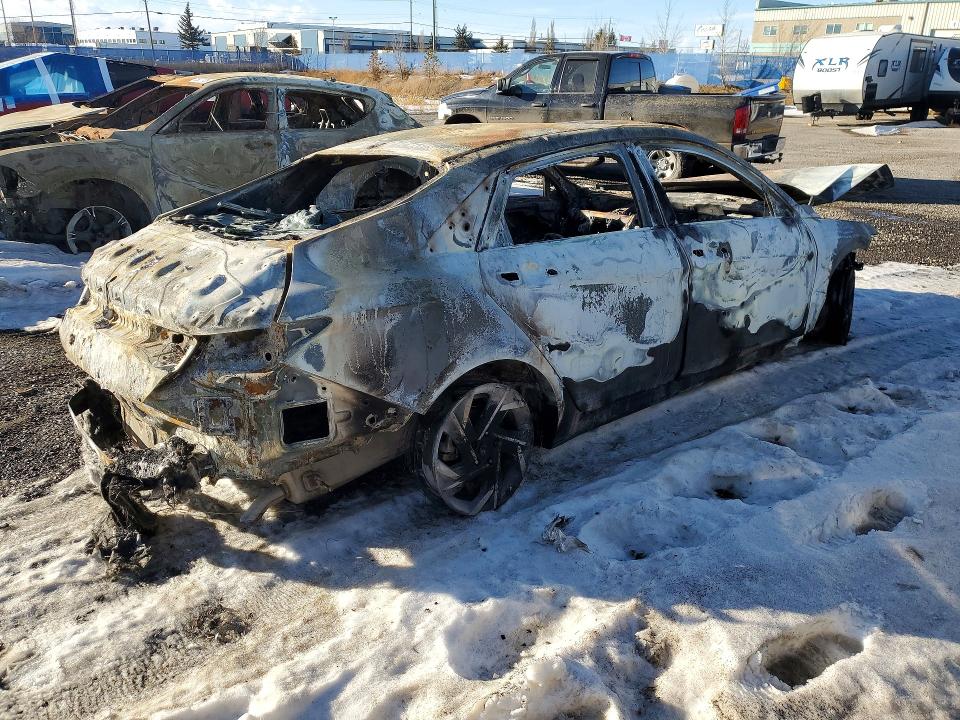 2025 Hyundai Elantra VIN KMHLM4DGXSU917258 COPART salvage auction — BURN, AB - BOS - NONREPAIRABLE, sold $175 on 2026-07-14 (photo 3)