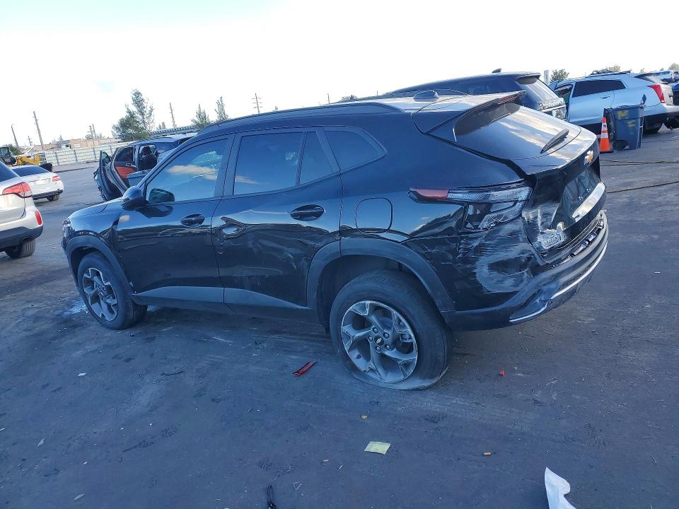 2025 Chevrolet Trax VIN KL77LHEP5SC271502 COPART salvage auction — REAR END, Salvage Title, sold $350 on 2026-07-27 (photo 2)