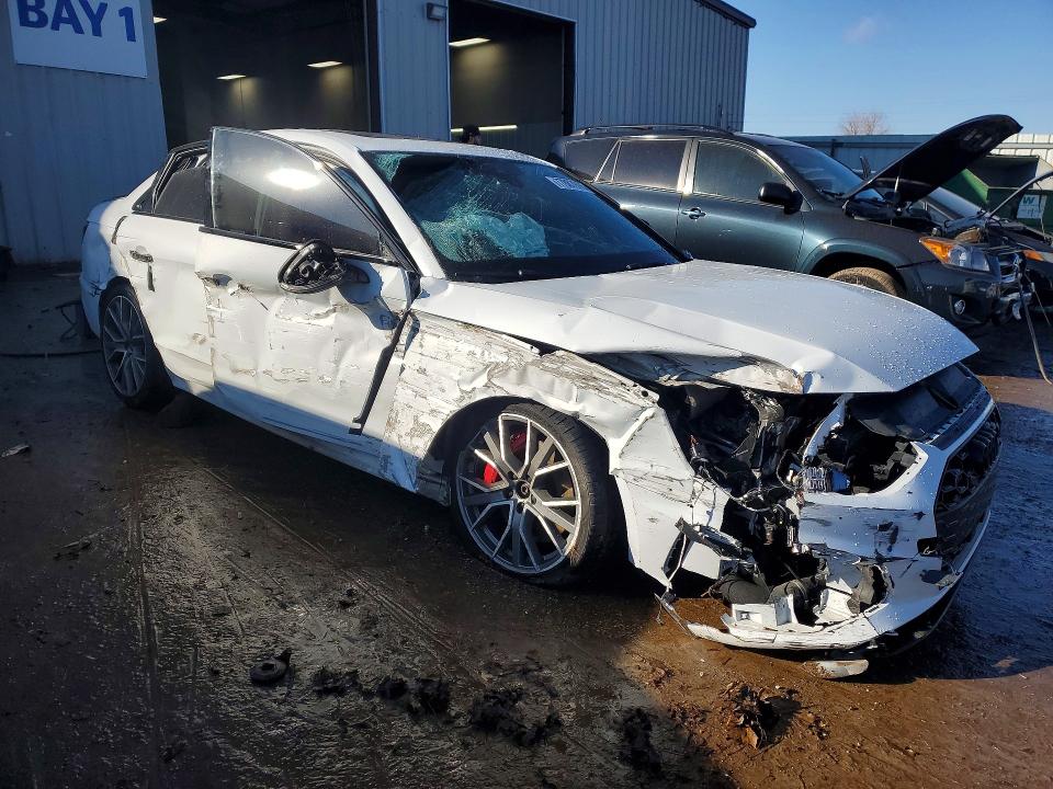 2022 Audi Rs4 VIN WAUB4AF4XNA044776 COPART salvage auction — SIDE, Il - Salvage Certificate, sold $3,200 on 2026-07-09 (photo 4)