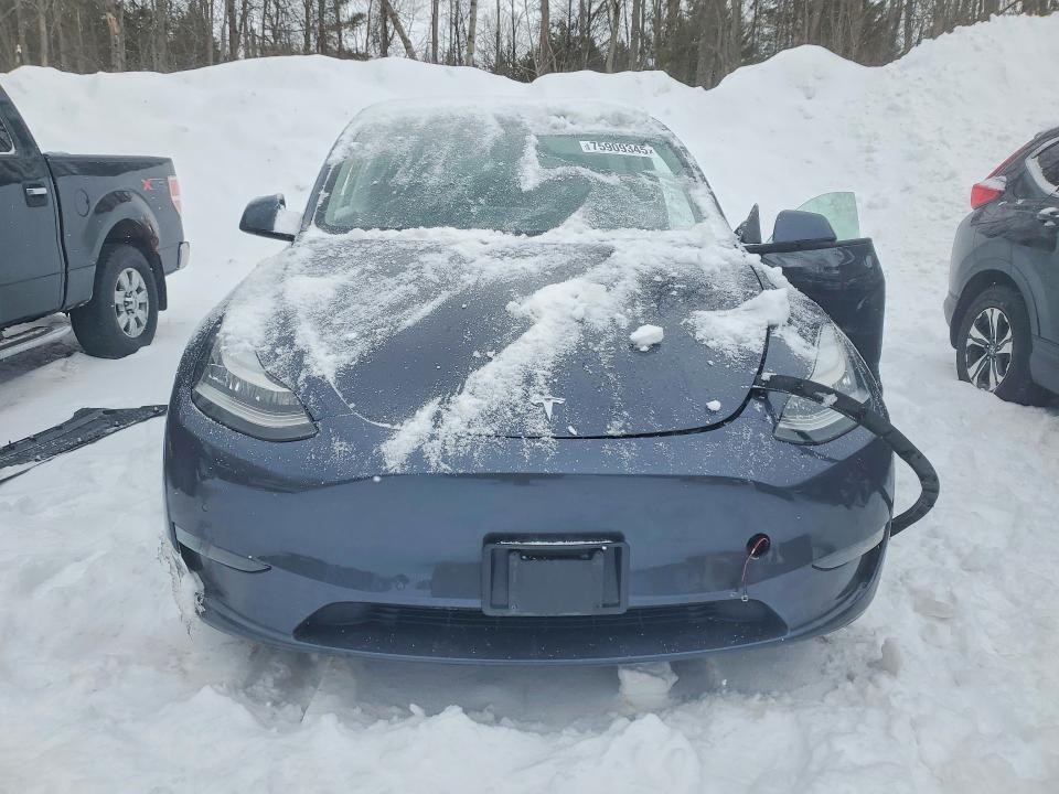 2022 Tesla Model y VIN 7SAYGDEE1NF510766 COPART salvage auction — SIDE, On - Permit Irrepairable, sold $13,800 on 2026-07-07 (photo 5)