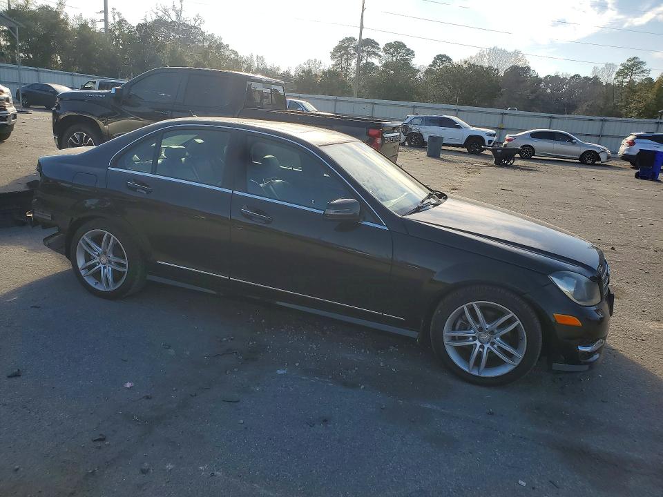 2014 Mercedes-benz C-klasse VIN WDDGF4HBXEA932093 COPART salvage auction — REAR END, Ga - Cert Of Title-Salvage Court Or, sold $1,150 on 2026-07-16 (photo 4)