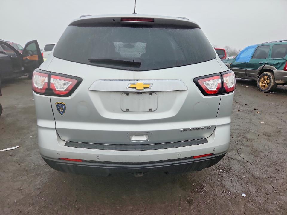 2015 Chevrolet Traverse VIN 1GNKRGKDXFJ182114 COPART salvage auction — NORMAL WEAR, PA - CERTIFICATE OF SALVAGE, sold $550 on 2026-07-02 (photo 6)