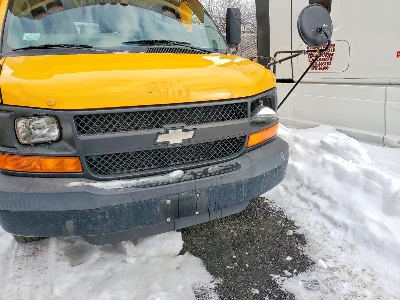 2009 Chevrolet Bus VIN 1GBHG31C781222683 COPART salvage auction — FRONT END, Ny - Certificate Of Title, sold $2,500 on 2026-07-09 (photo 9)