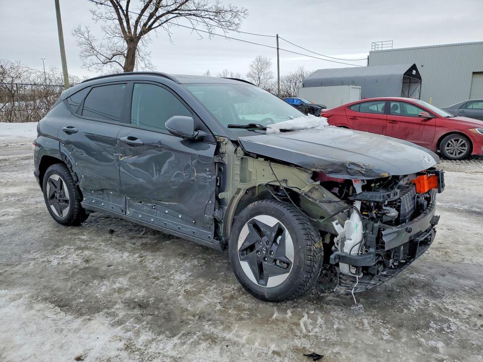 2025 Hyundai Kona VIN KM8HC3A61SU032736 COPART salvage auction — SIDE, Qc - Gravement Accidente, sold $150 on 2026-07-14 (photo 4)