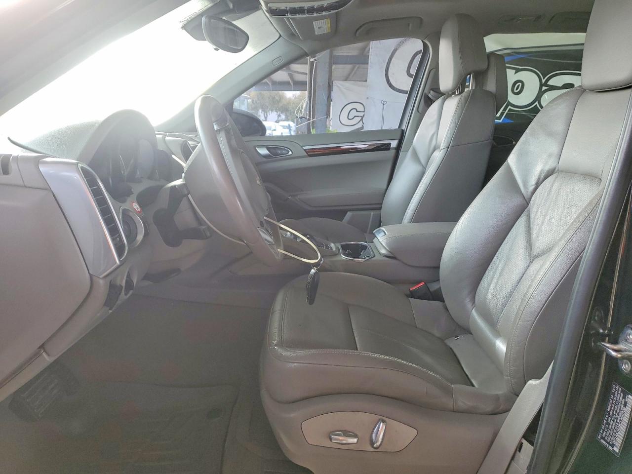 2012 Porsche Cayenne VIN WP1AA2A28CLA09706 COPART salvage auction — Unknown, CA - DIS/DLR/EXP ONLY CLEAN TITLE, sold $3,000 on 2026-03-17 (photo 7)
