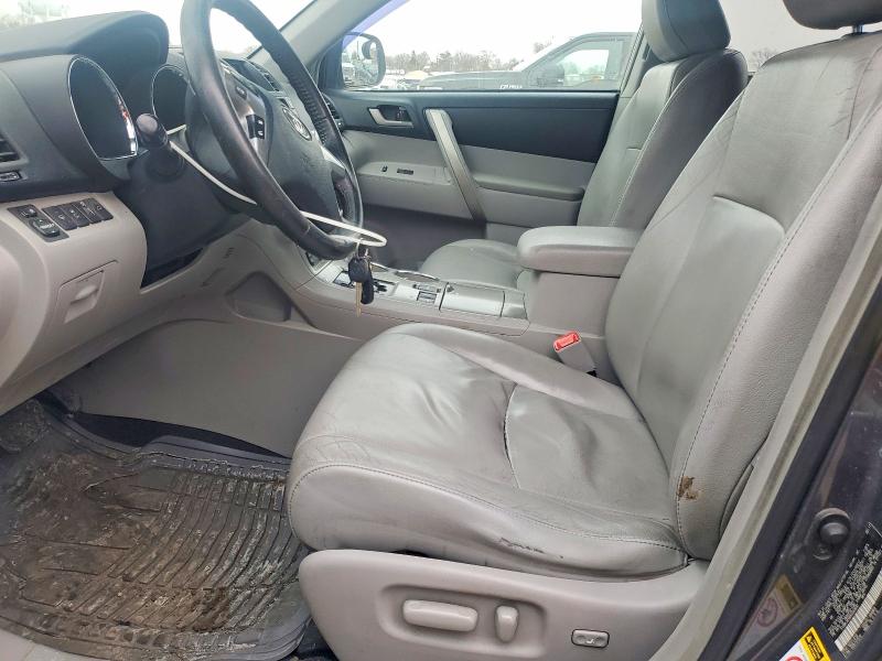 2011 Toyota Highlander VIN 5TDBK3EH8BS069697 COPART salvage auction — MINOR DENT/SCRATCHES, Nj - Certificate Of Title, sold $2,500 on 2026-07-31 (photo 7)