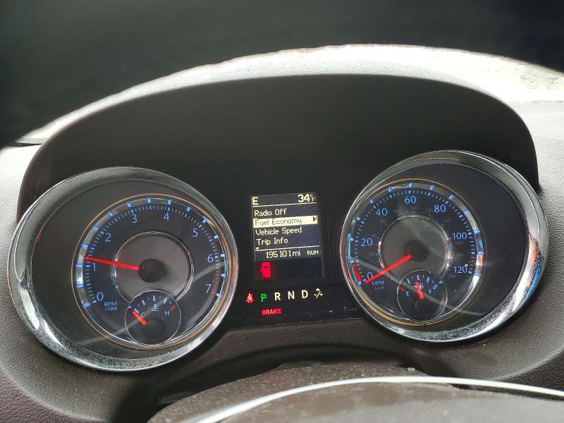 2015 Chrysler Town & country VIN 2C4RC1BGXFR538802 COPART salvage auction — MINOR DENT/SCRATCHES, Ny - Mv907A-Parts Only W/Lienholder, sold $475 on 2026-07-30 (photo 9)