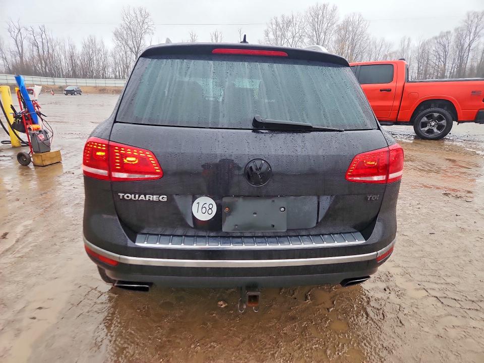 2016 Volkswagen Touareg VIN WVGEP9BP0GD005360 COPART salvage auction — FRONT END, Salvage Title, sold $1,000 on 2026-08-05 (photo 6)