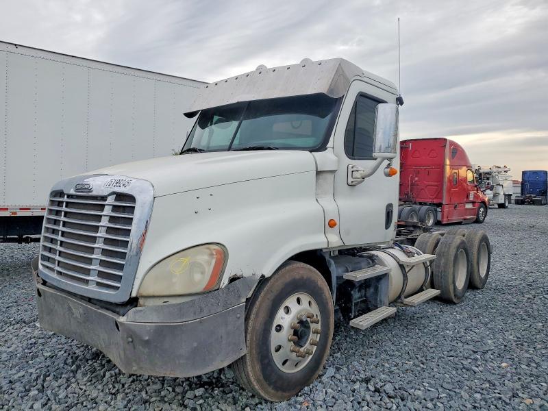 2013 Freightliner Cascadia VIN 1FUJGEBG4DSBX6174 COPART salvage auction — FRONT END, CA - SALVAGE CERTIFICATE, sold $7,800 on 2026-07-16 (photo 2)