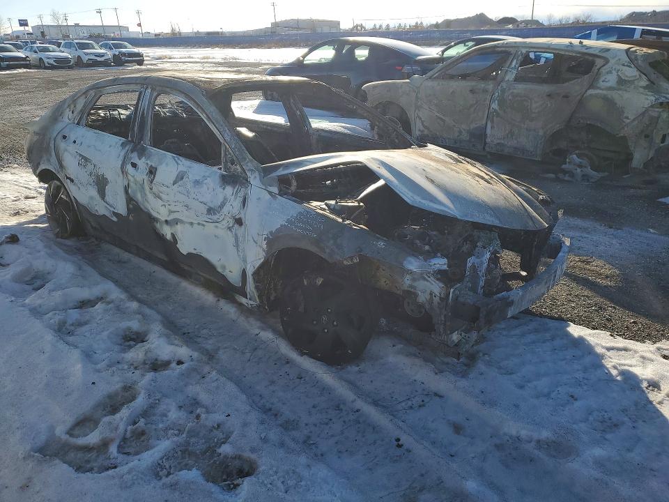 2025 Hyundai Elantra VIN KMHLM4DGXSU917258 COPART salvage auction — BURN, AB - BOS - NONREPAIRABLE, sold $175 on 2026-07-14 (photo 4)