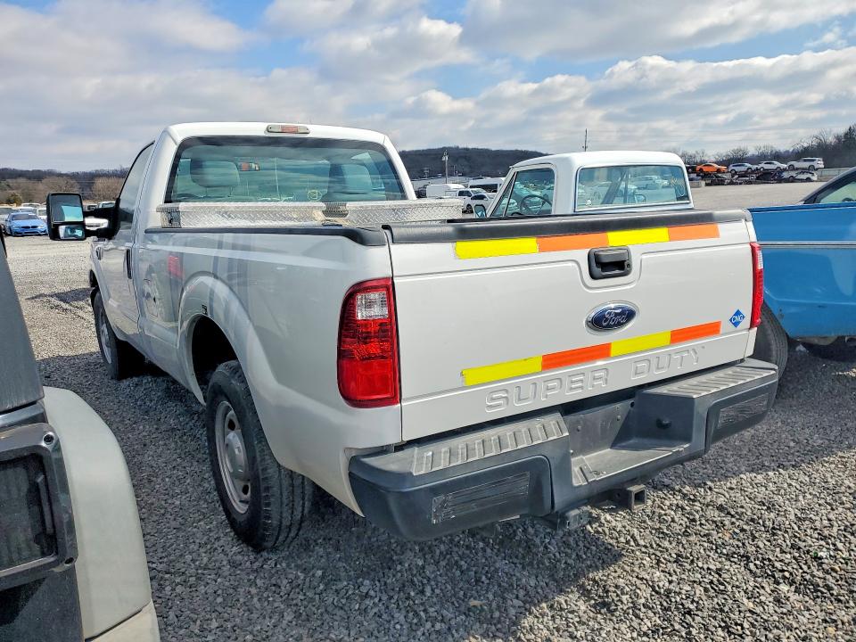 2013 Ford F250 VIN 1FTBF2A63DEB81786 COPART salvage auction — MINOR DENT/SCRATCHES, TN - CERTIFICATE OF TITLE, sold $7,900 on 2026-07-29 (photo 2)