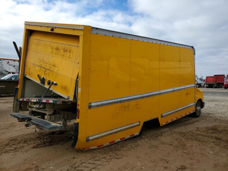 2023 Gmc Savana VIN 7GZ37TC71PN003802 COPART salvage auction — REAR END, AZ - CERT OF TITLE - SALVAGE, sold $5,400 on 2026-07-30 (photo 3)