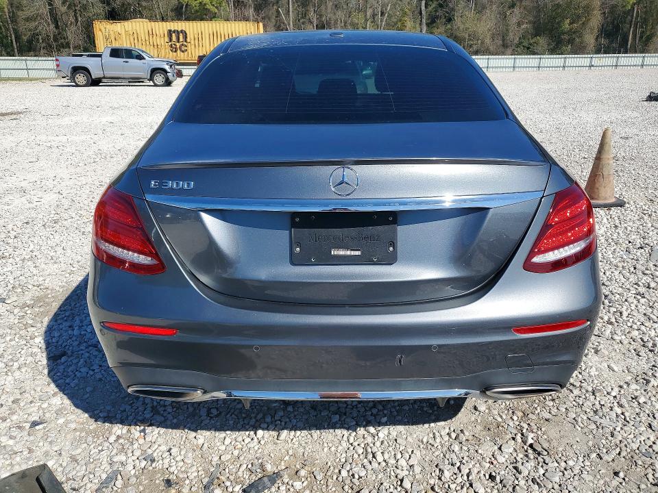 2019 Mercedes-benz E-klasse VIN WDDZF4JB0KA584125 COPART salvage auction — REAR END, Tx - Certificate Of Title, sold $13,300 on 2026-07-14 (photo 6)