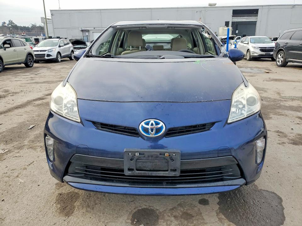 2015 Toyota Prius VIN JTDKN3DUXF0480842 COPART salvage auction — FRONT END, VA - CERT OF TITLE - SALVAGE, sold $200 on 2026-07-22 (photo 5)