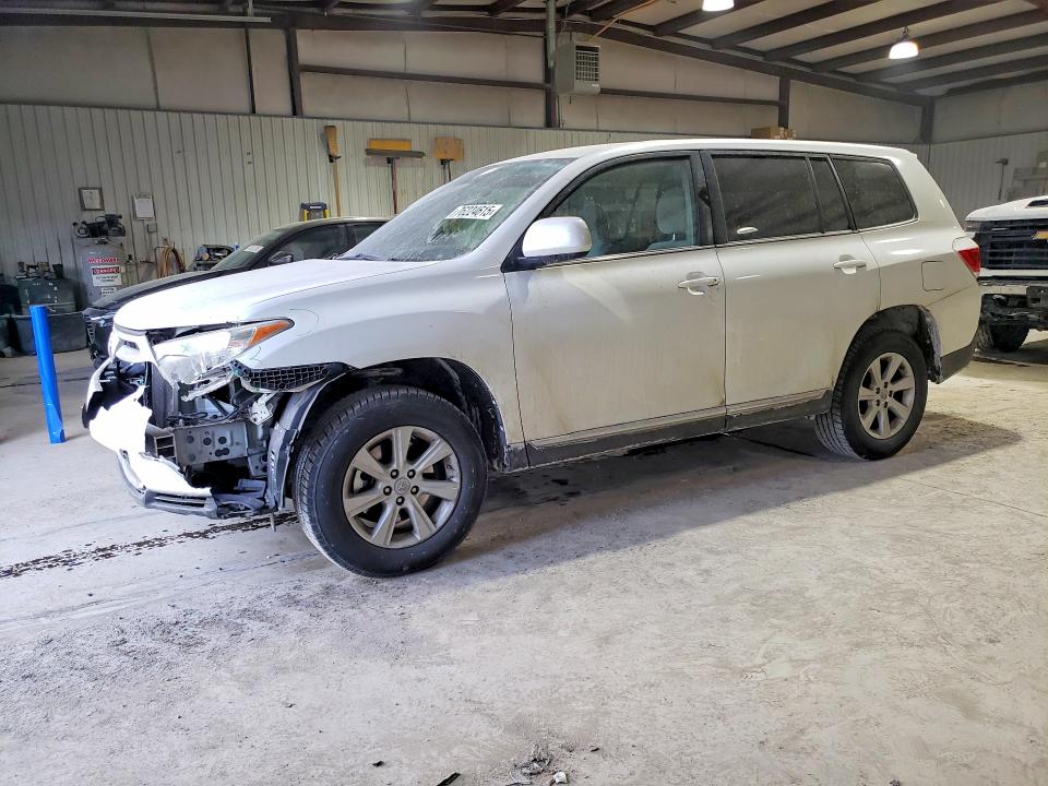 2013 Toyota Highlander VIN 5TDZA3EH6DS037531 COPART salvage auction — FRONT END, Md - Cert Of Salvage > 75% Damage, sold $450 on 2026-07-24 (photo 1)