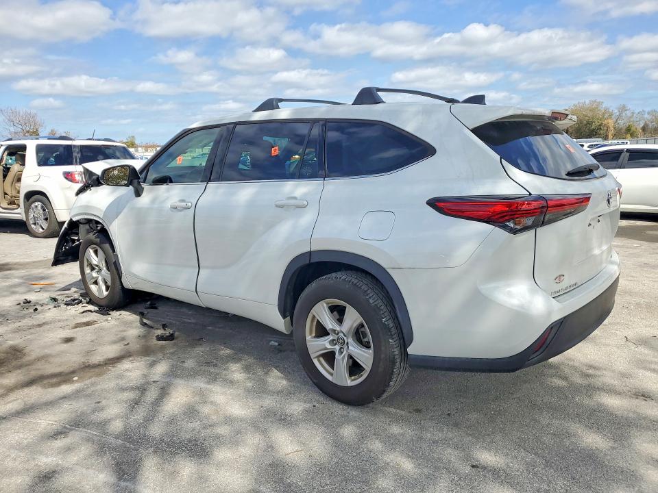 2022 Toyota Highlander hybrid VIN 5TDZARAH2NS510562 COPART salvage auction — FRONT END, FL - CERTIFICATE OF DESTRUCTION, sold $11,600 on 2026-07-16 (photo 2)