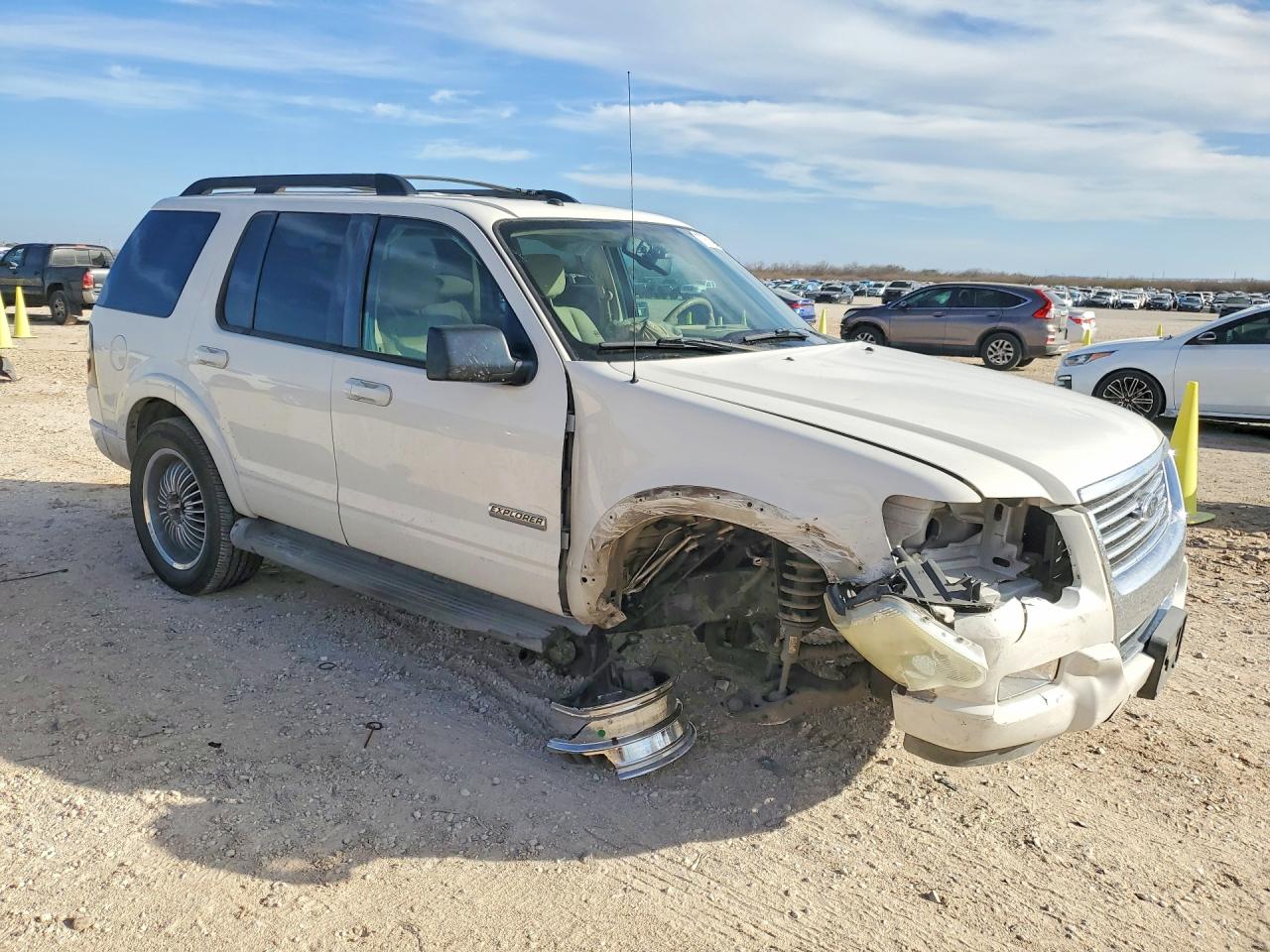 2008 Ford Explorer VIN 1FMEU63EX8UA77799 COPART salvage auction — Front End, TX - SALVAGE VEHICLE TITLE, sold $800 on 2026-07-02 (photo 4)