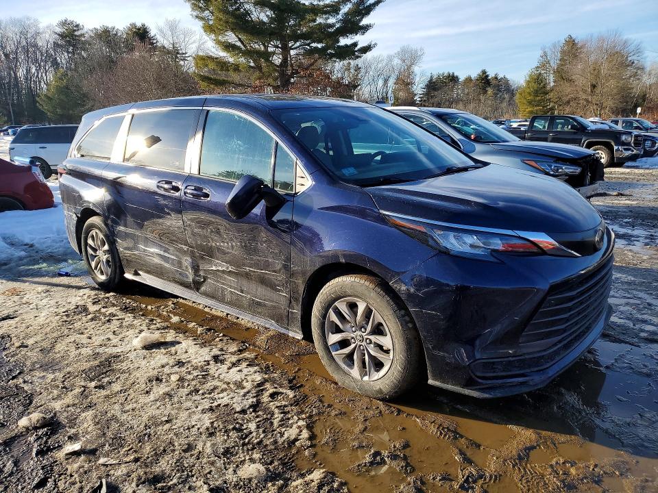 2022 Toyota Sienna VIN 5TDKRKEC4NS075060 COPART salvage auction — SIDE, Ma - Cert Of Title-Salvage, sold $425 on 2026-07-24 (photo 4)