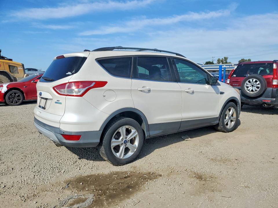 2014 Ford Escape VIN 1FMCU0GX2EUB16204 COPART salvage auction — FRONT END, Ca - Dis/Dlr/Exp App For Dup Clean, sold $1,000 on 2026-07-10 (photo 3)