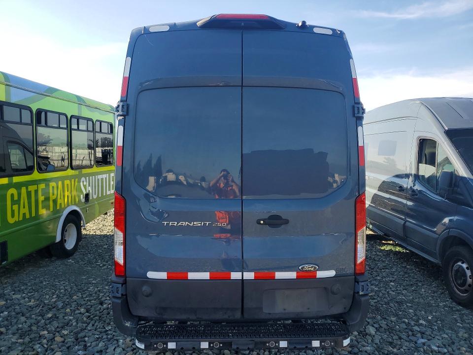2020 Ford Transit VIN 1FTBR3X81LKB27604 COPART salvage auction — MINOR DENT/SCRATCHES, CA - DIS/DLR/EXP ONLY CLEAN TITLE, sold $17,400 on 2026-09-14 (photo 6)