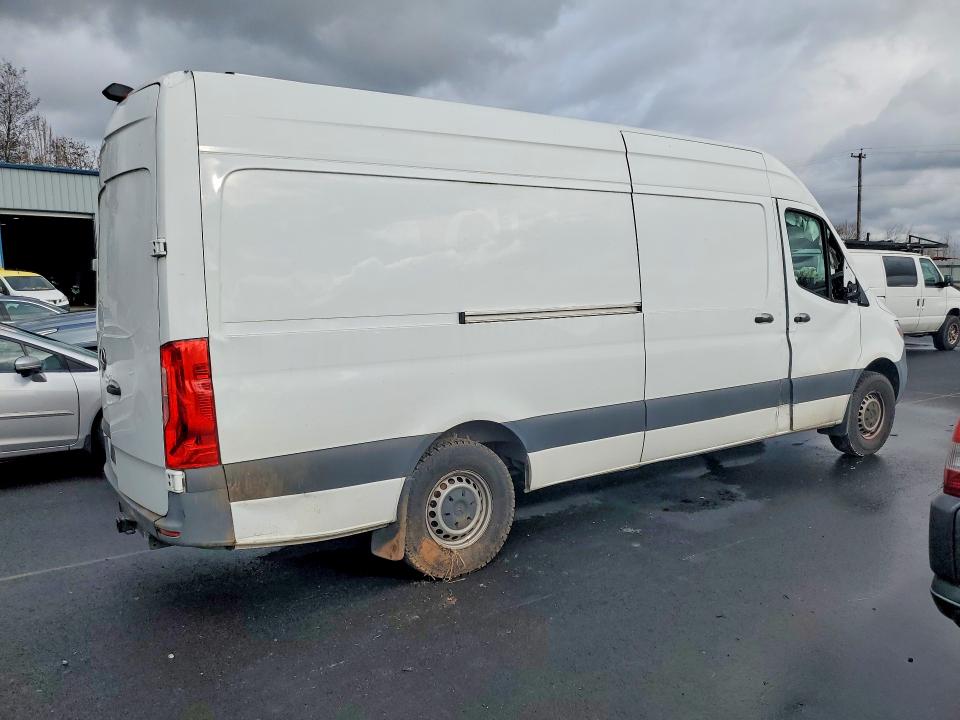 2021 Mercedes-benz Sprinter VIN W1Y4DCHY1MT046597 COPART salvage auction — SIDE, Or - Salvage Title Certificate, sold $14,100 on 2026-07-15 (photo 3)