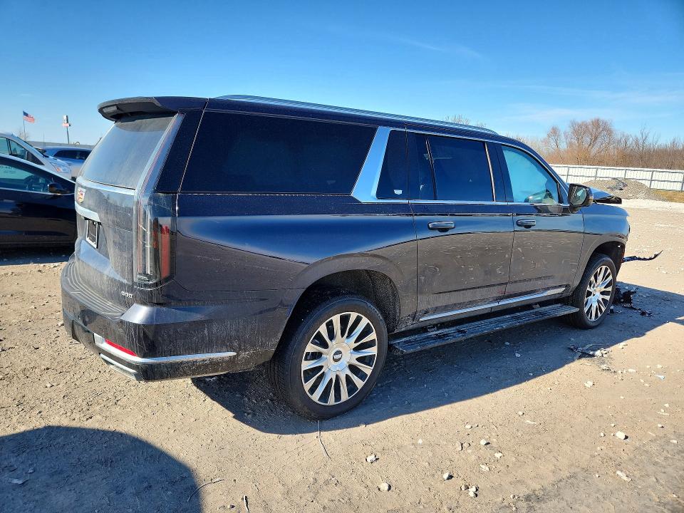 2026 Cadillac Escalade VIN 1GYS9MKL7TR225474 COPART salvage auction — Front End, MI - CERT OF TITLE-SALVAGE VEHICLE, sold $40,000 on 2026-04-09 (photo 3)