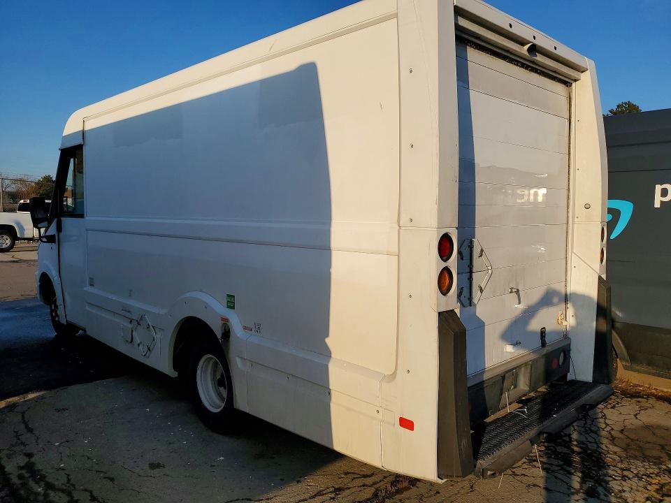2012 Isuzu Reach VIN JALB4T176C7W00476 COPART salvage auction — NORMAL WEAR, Il - Certificate Of Title, sold $2,150 on 2026-07-08 (photo 2)