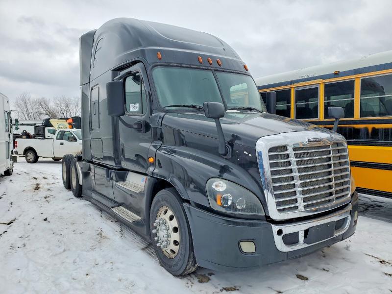 2016 Freightliner Cascadia 125 VIN 1FUJGLDR7GLHE2843 COPART salvage auction — Burn Engine, IL - SALVAGE CERTIFICATE, sold $2,850 on 2026-07-09 (photo 1)