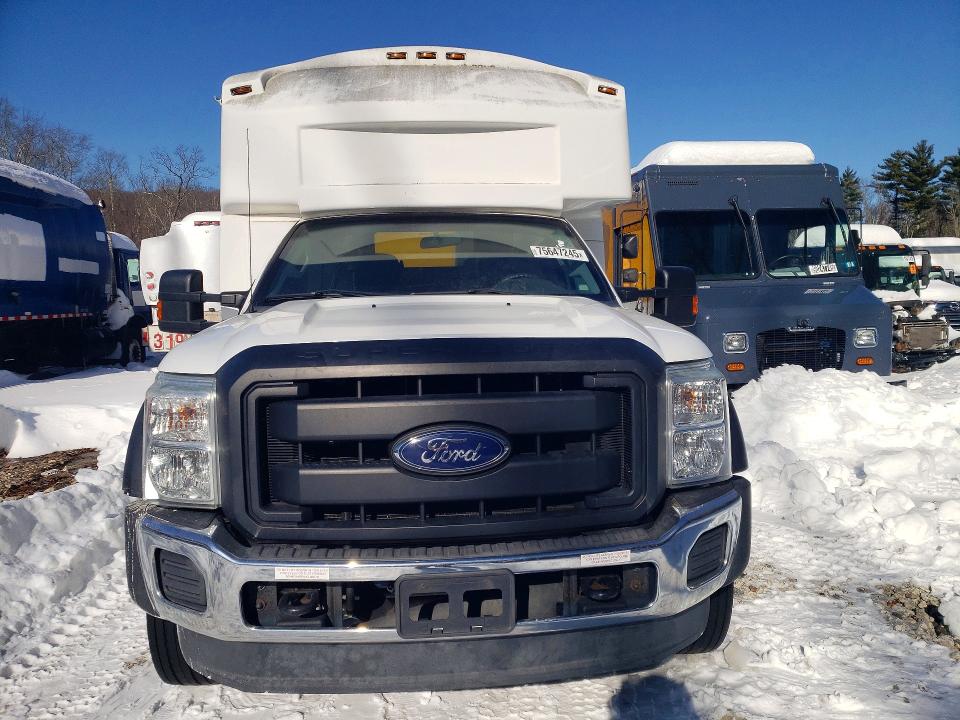2015 Ford F550 VIN 1FDGF5GT4FED71437 COPART salvage auction — MINOR DENT/SCRATCHES, Va - Certificate Of Title (P), sold $9,000 on 2026-07-29 (photo 5)