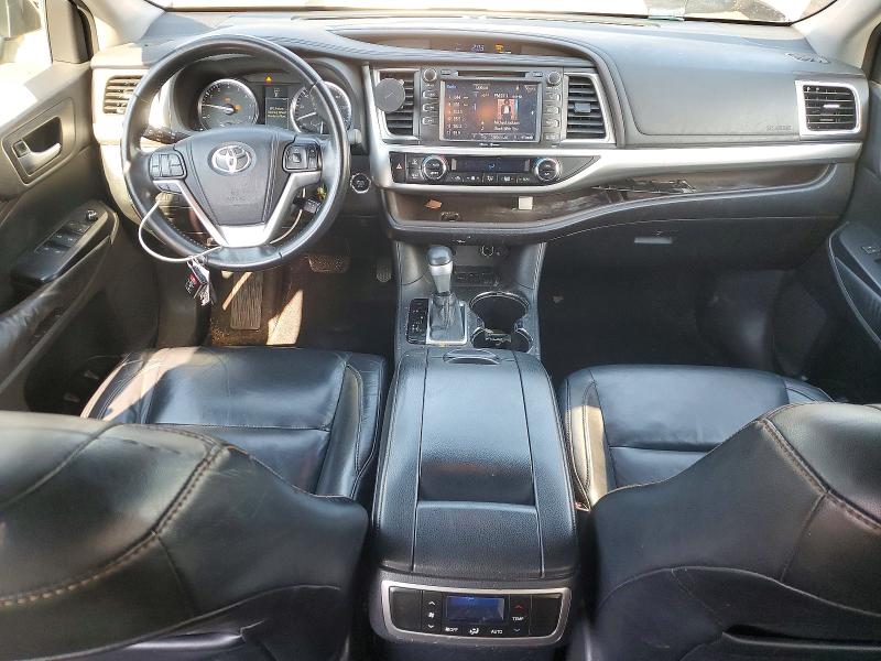 2015 Toyota VIN 5TDKKRFH6FS042523 COPART salvage auction — MINOR DENT/SCRATCHES, Salvage Title, sold $6,800 on 2026-07-14 (photo 8)