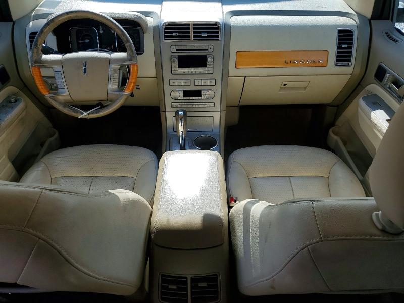 2007 Lincoln townhouse Mkx VIN 2LMDU88C07BJ31151 COPART salvage auction — FRONT END, TX - SALVAGE VEHICLE TITLE, sold $300 on 2026-07-02 (photo 8)