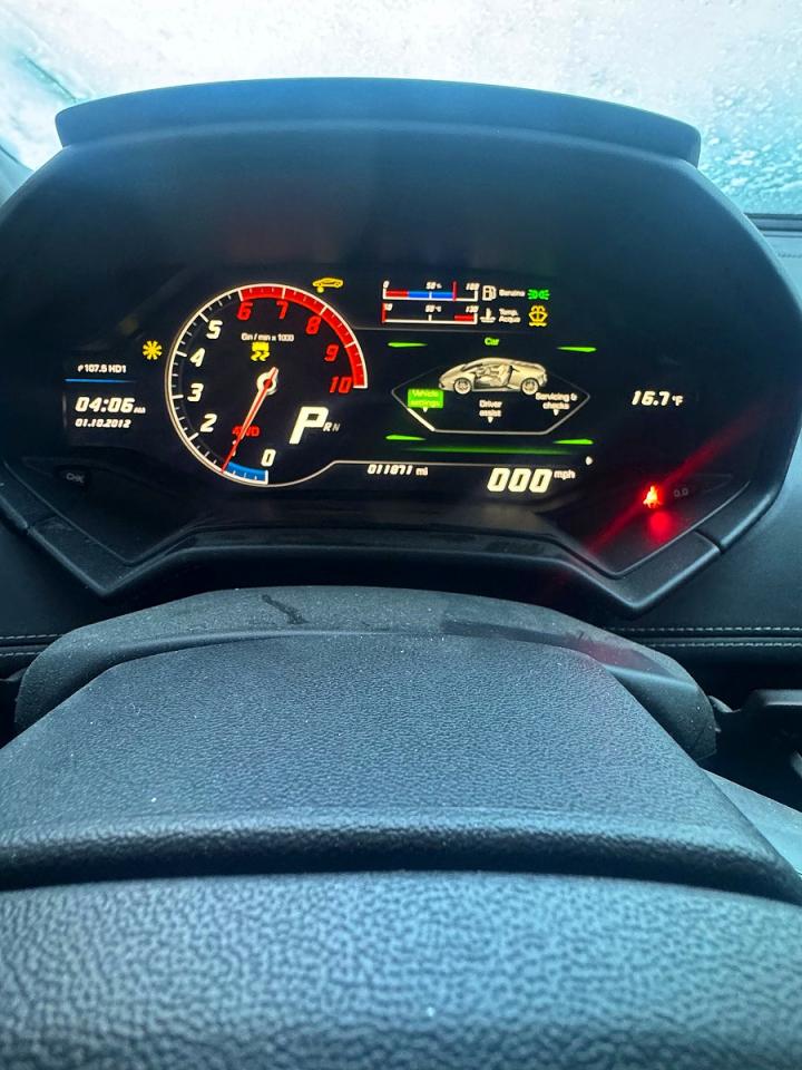 2015 Lamborghini Huracan VIN ZHWUC1ZF8FLA03249 COPART salvage auction — Normal Wear, IN - CERT OF TITLE - REBUILT VEHICL (P), sold $102,000 on 2026-03-23 (photo 8)